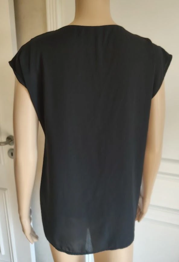 black blouse from quine heures trente – photo 3